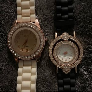 Black and white rubberwrist watch set